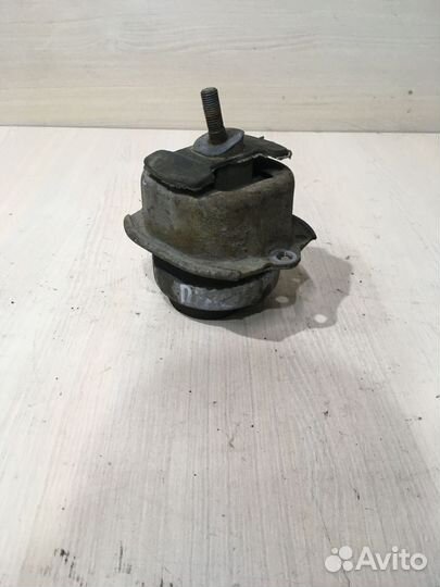 Опора двигателя правая BMW Х5 Е70 4.8