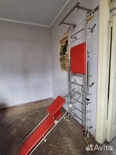 Шведская стенка с турником, эспандерами и скамьей