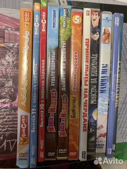 Мультфильмы и фильмы DVD -кассеты