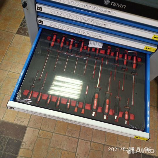 Инструментальные тележки с ложементами и без