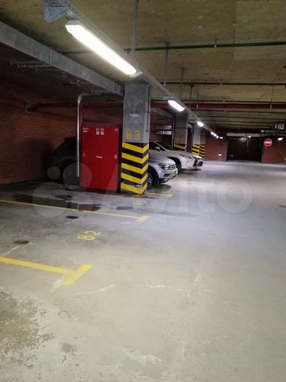 Машиноместо, 15 м²
