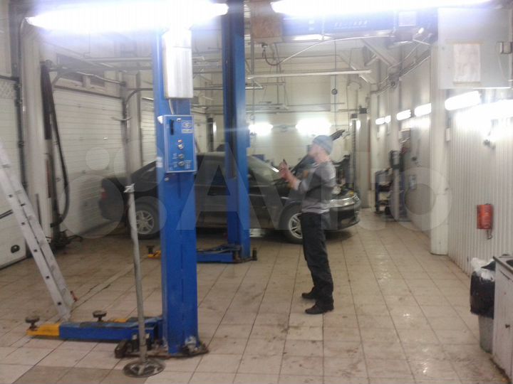 Гараж, > 30 м²