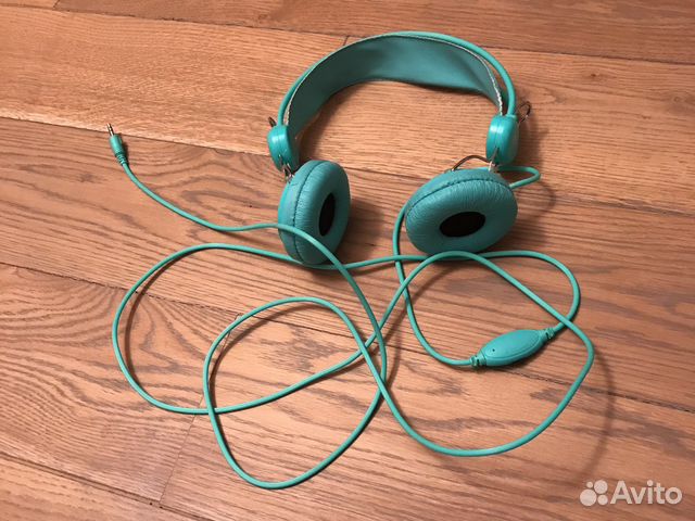 Проводные наушники