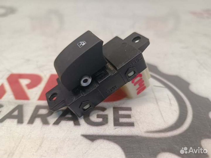 Кнопка стеклоподъемника Chevrolet Captiva C140 LE5