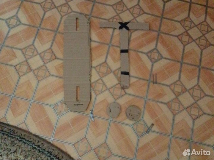 Самокат картонный