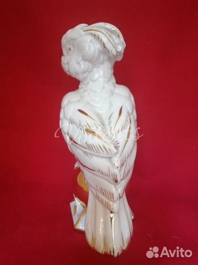 Старинная статуэтка Попугай на золотом шаре/20 век