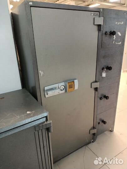 Сейфы огнестойкие 5шт. Б.У товар в Екатеринбурге