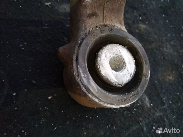 Рычаг передний правый Jeep Grand Cherokee WK2