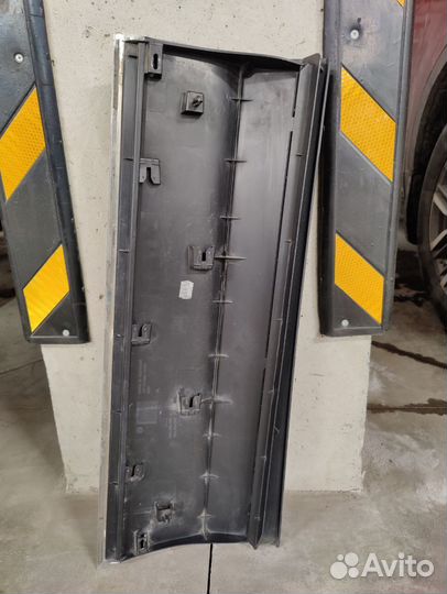 Накладка задней левой двери с хромом для тигуан 2