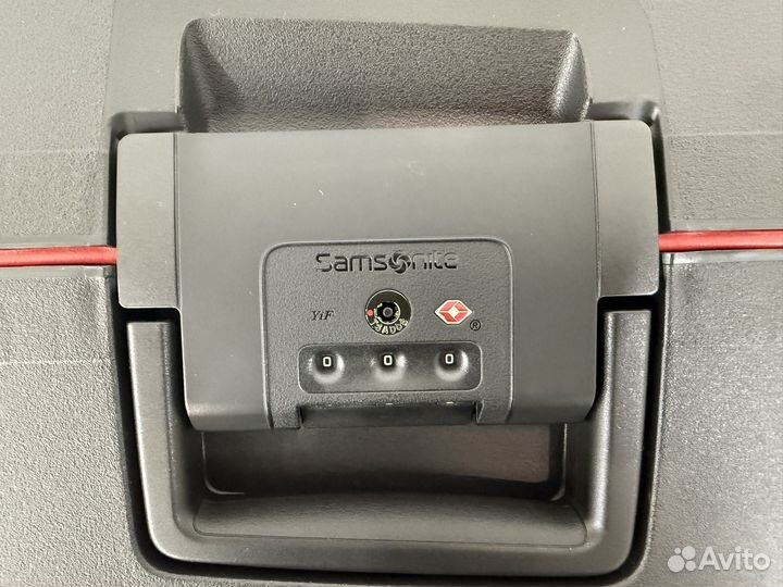 Новый чемодан Samsonite Essens XL, угольно-красный