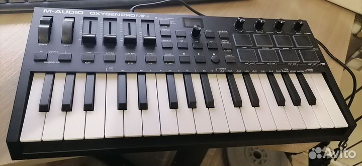 Миди клавиатура