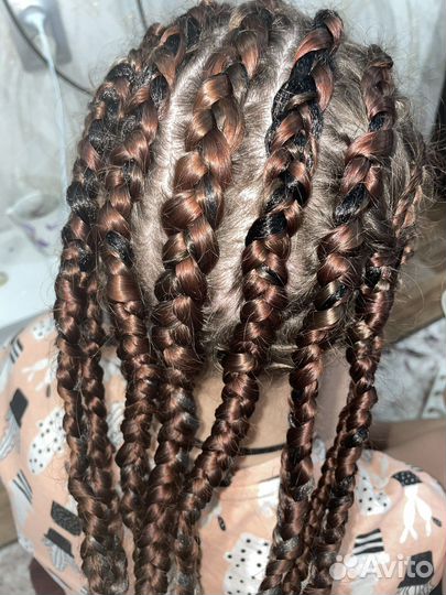 Плетение кос с канекалоном