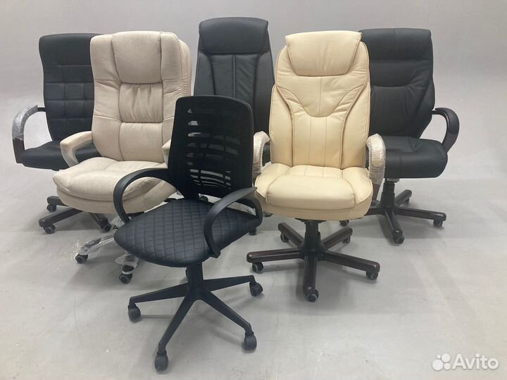 Офисное кресло