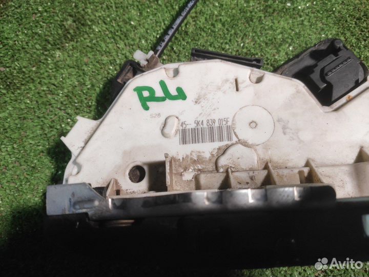 Замок двери задний левый Volkswagen Polo Sedan