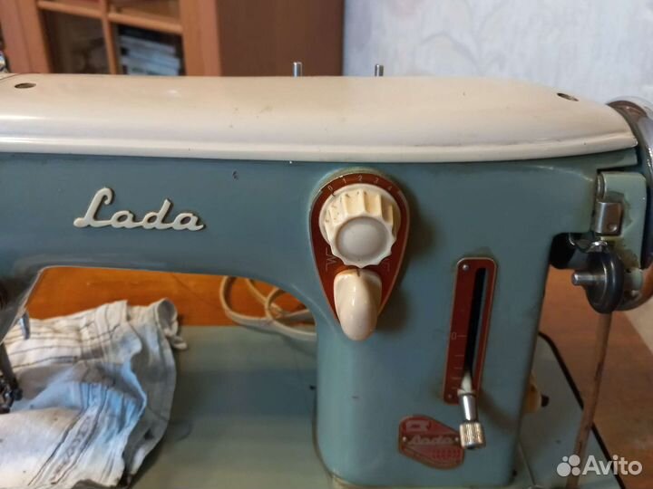 Швейная машинка ножная Лада