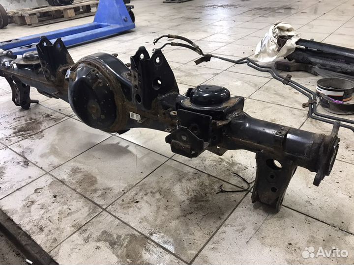 Задний мост (чулок) Toyota Land Cruiser LC 200, LX