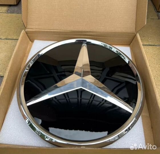 Эмблема 3D в решетку на Mercedes-Benz W213