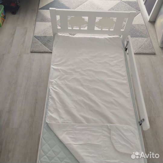 Детская кровать IKEA с матрасом