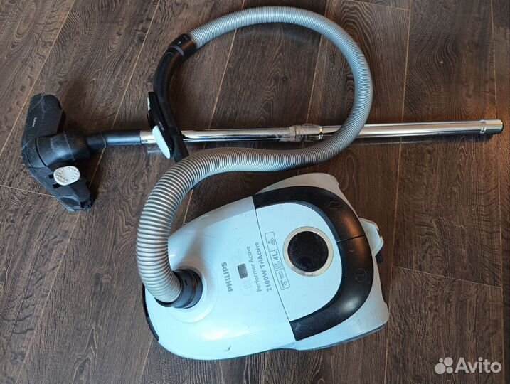 Пылесос Philips 2100w triActive