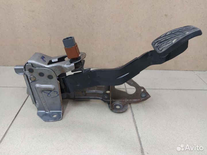 Педаль тормоза Ниссан Кашкай J10