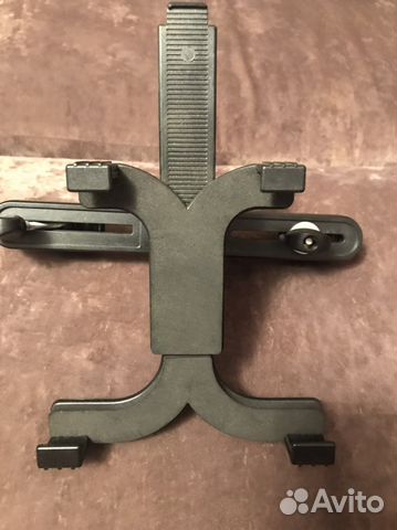 Держатель для планшета в авто