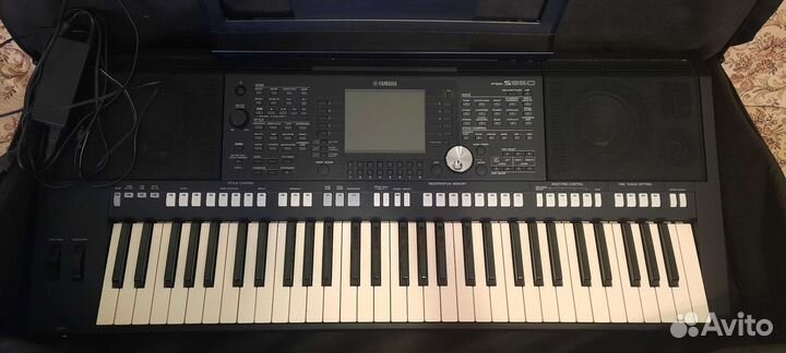 Проф. аранжировочная станция Yamaha PSR-S950