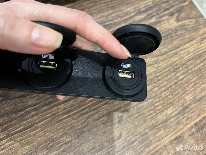 Разъем USB Jaguar F-Pace