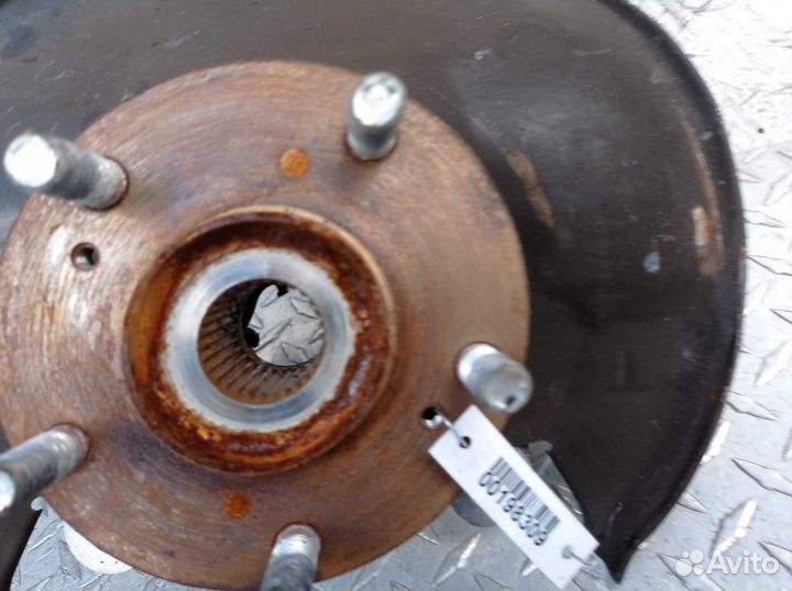 Кулак поворотный левый Honda Crosstour TF