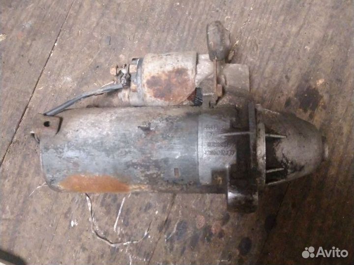 Стартер на двигатель 104 2.8 мерседес