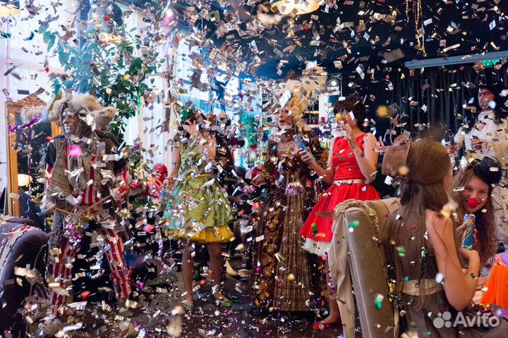 Тяжёлый дым.Снег.Огонь.Залпы конф