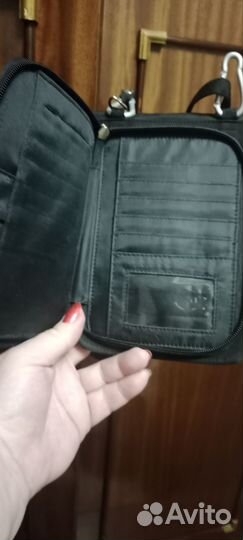Сумочка мужская, небольшая,но вместительная новая