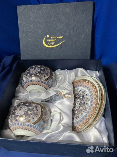 Набор из двух чашек с блюдцем и ложечкой