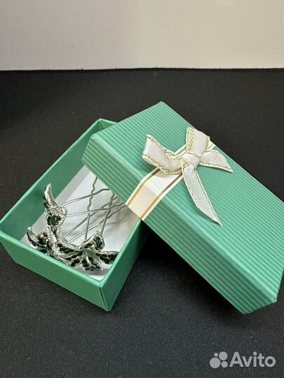 Шпилька женская со стразами