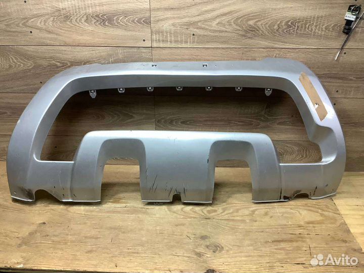 Накладка переднего бампера Renault Duster 1 2015+