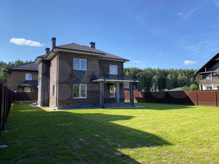 Дом 220 м² на участке 9 сот.