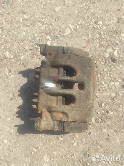 Кулак поворотный левый правый на renault master 3