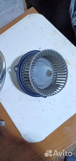Моторчик печки на Мазду bongo