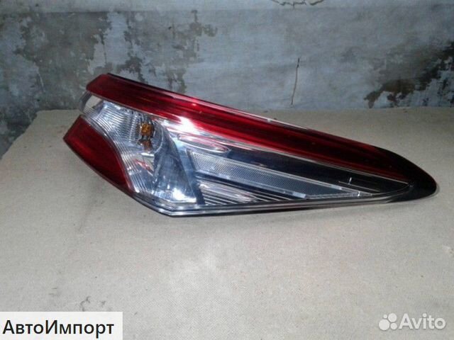 Фонарь задний правый в крыло Тойота Камри 70 2020