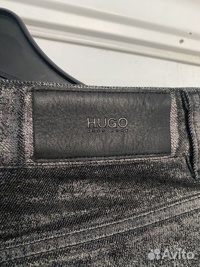 Джинсы прямые металлизированные hugo boss