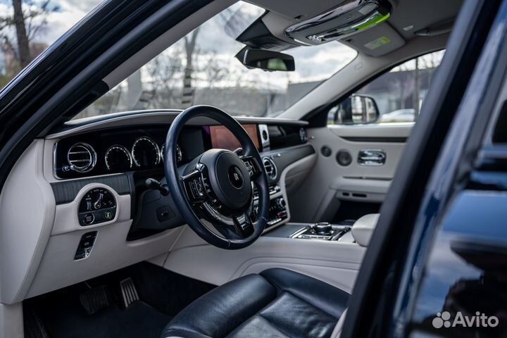 Аренда авто rolls royce ghost