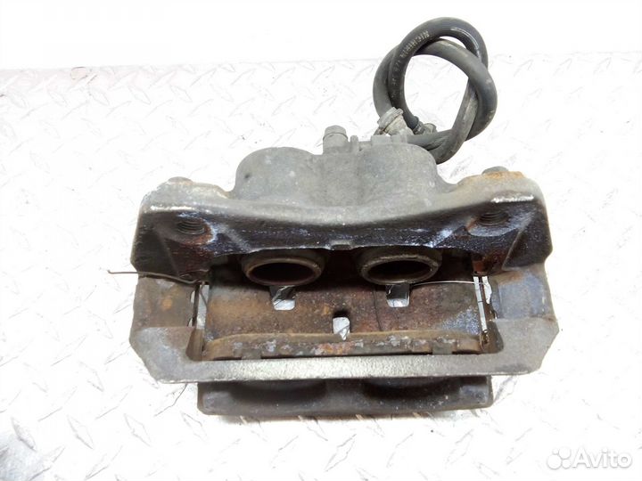 Суппорт передний правый Honda Pilot 2