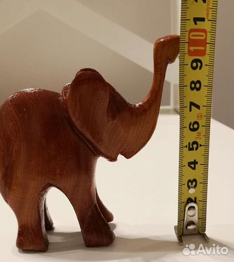 Слон из натурального дерева