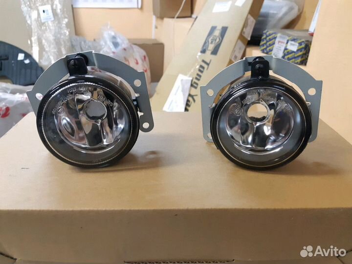 Фара противотуманная Mitsubishi