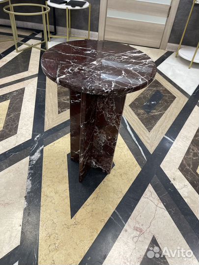 Столик из мрамора