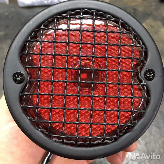 Задний фонарь с подсветкой номера