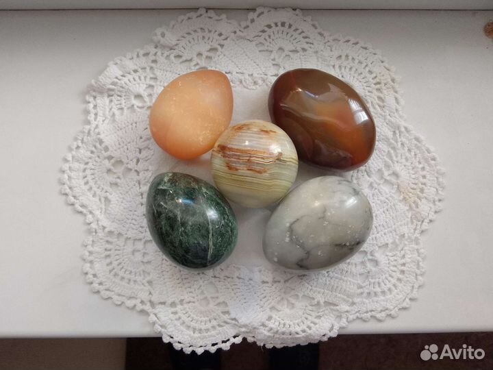 Пасхальные яйца из камня