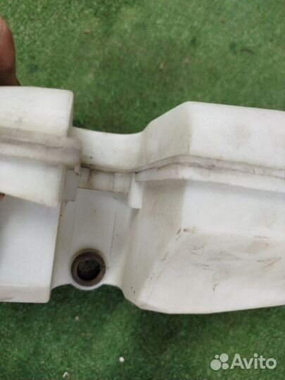 Бачок омывателя передний Renault Logan 1