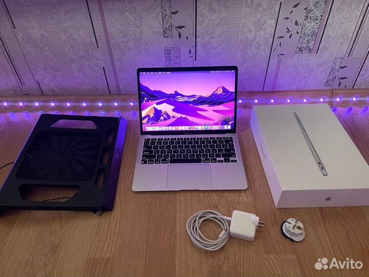 MacBook Air 13 M1 новый, идеал