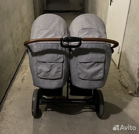 Коляска для двойни