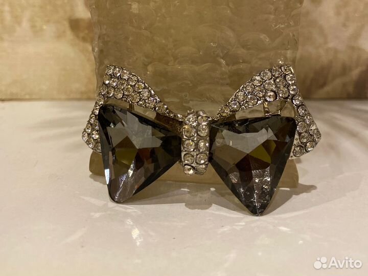 Брошка со стразами Брошка бант